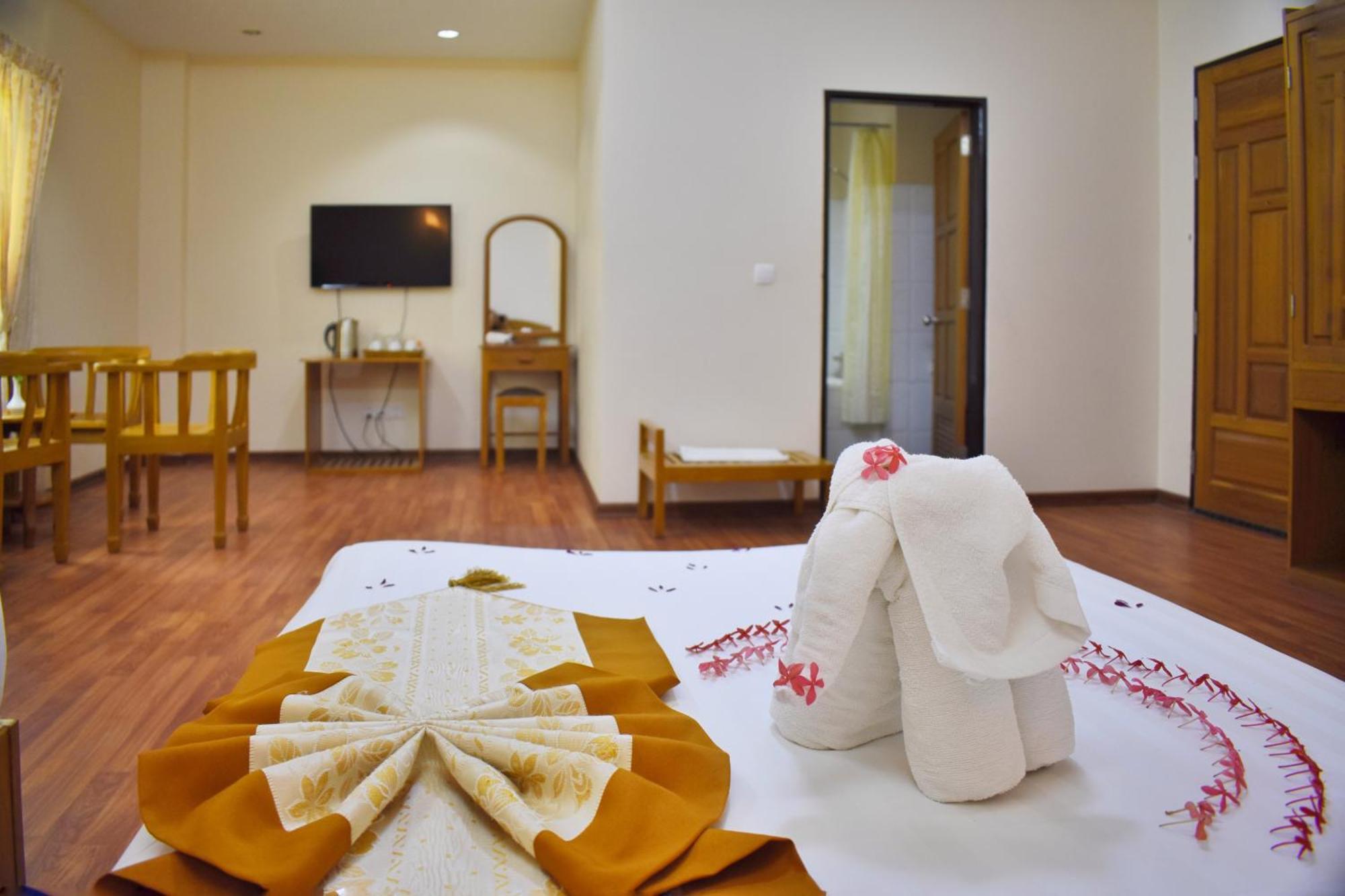 Shwe Poe Eain Hotel New Bagan Buitenkant foto
