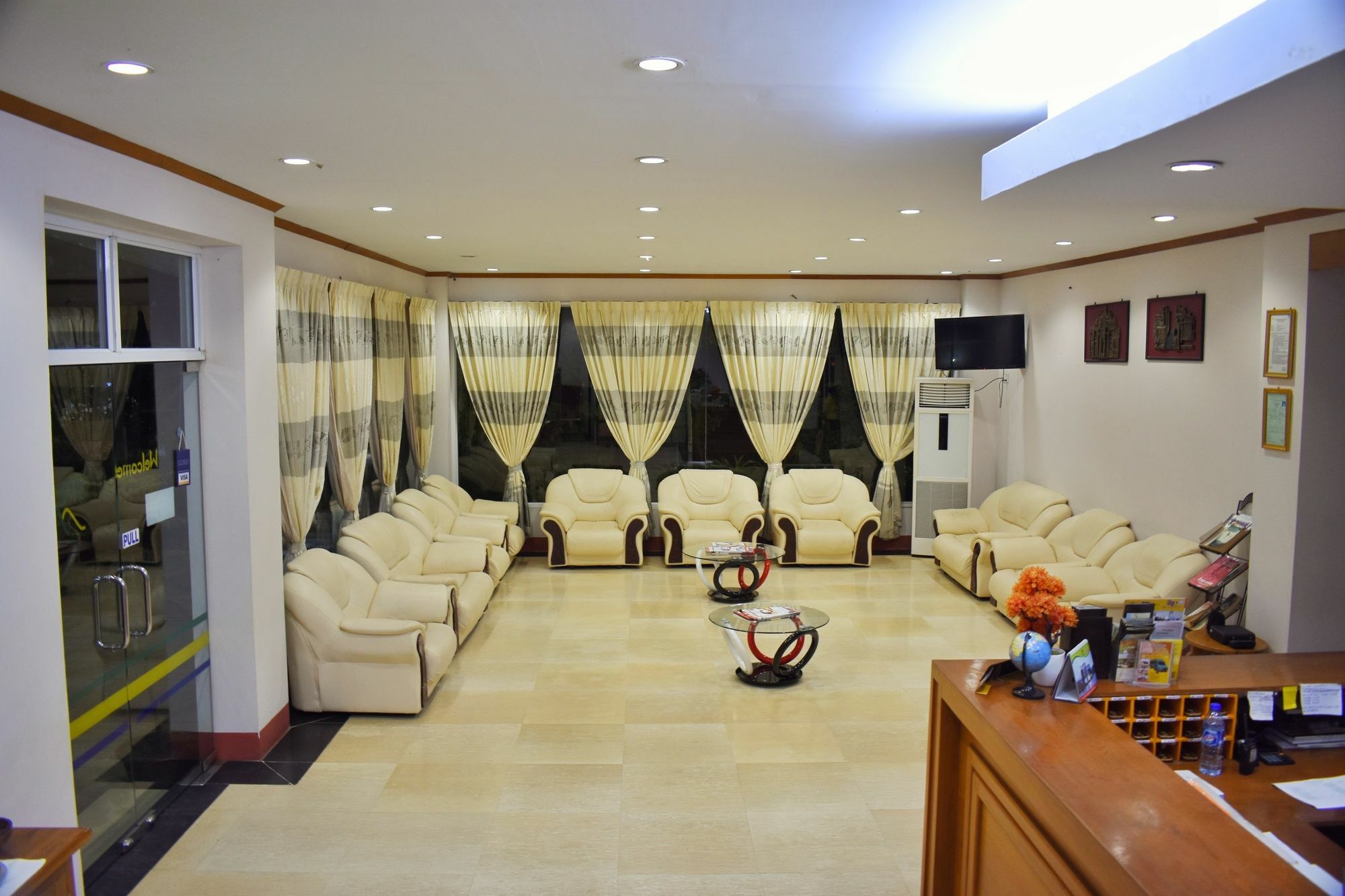 Shwe Poe Eain Hotel New Bagan Buitenkant foto