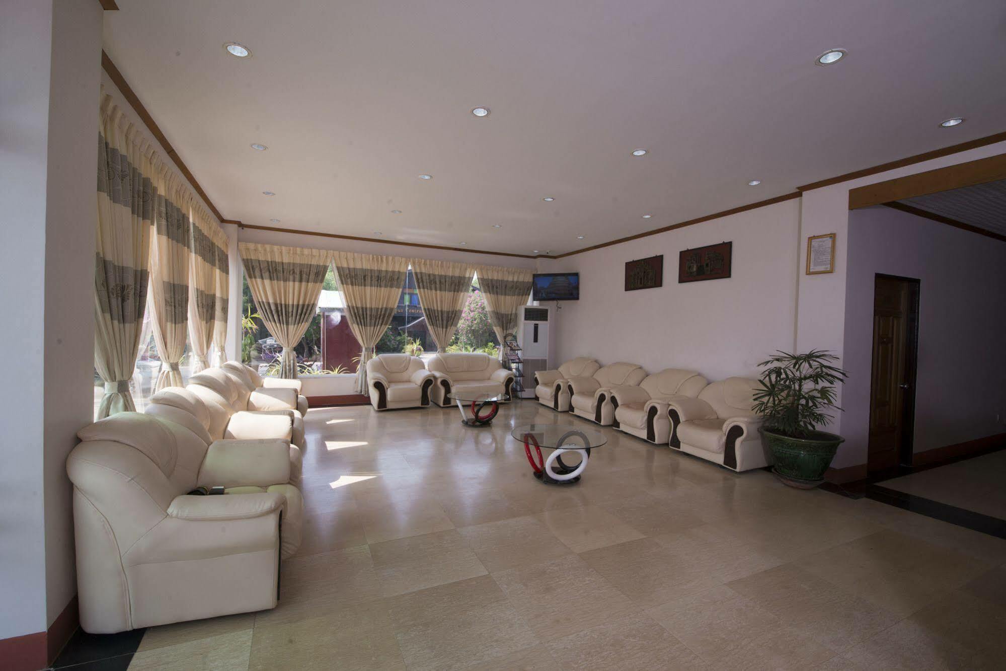 Shwe Poe Eain Hotel New Bagan Buitenkant foto
